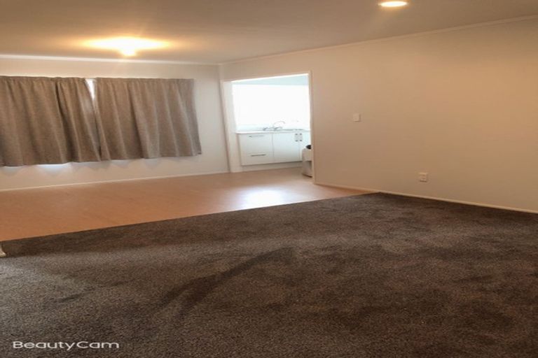 Photo of property in 2/35 Aurea Avenue, Pakuranga, Auckland, 2010