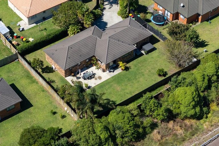 Photo of property in 17 Morewa Place, Takanini, 2112