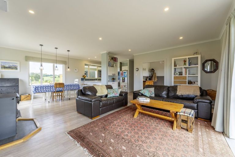 Photo of property in 39 Easons Road, Hampden, 9410