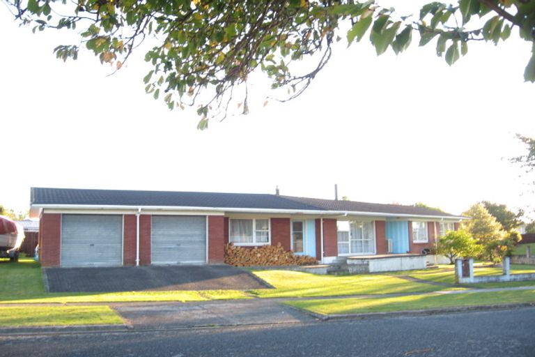 Photo of property in 32 Aotea Crescent, Tokoroa, 3420