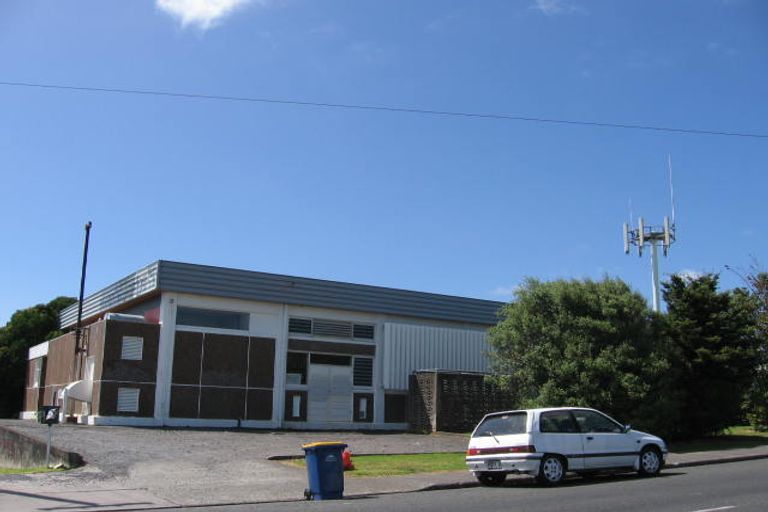 Photo of property in 23a Birkdale Road, Birkdale, Auckland, 0626