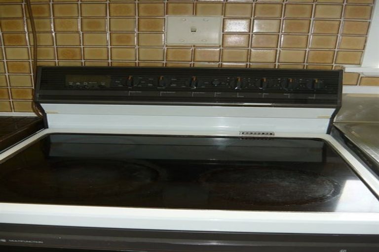 Photo of property in 50 Golf Road, New Lynn, Auckland, 0600