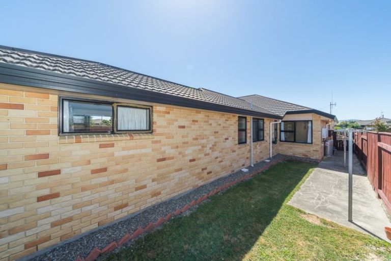 Photo of property in 10 Geneva Terrace, Kelvin Grove, Palmerston North, 4414