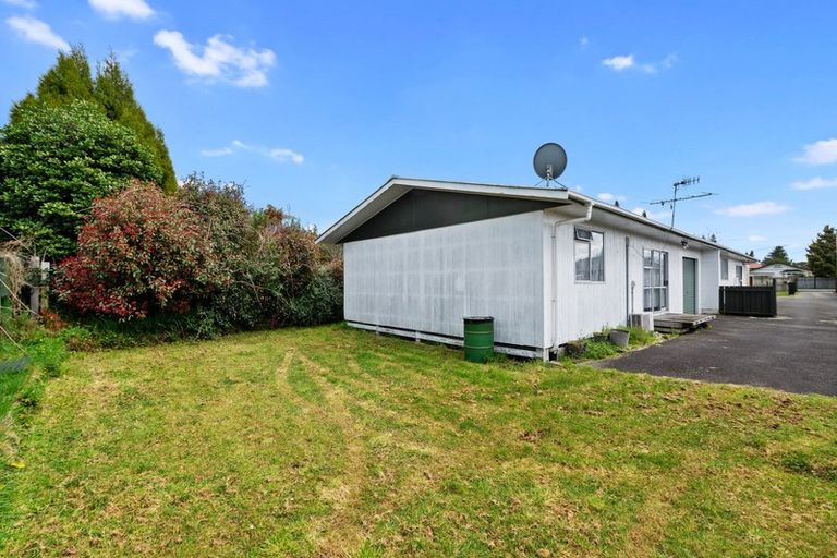Photo of property in 33b Kawaha Point Road, Fairy Springs, Rotorua, 3015