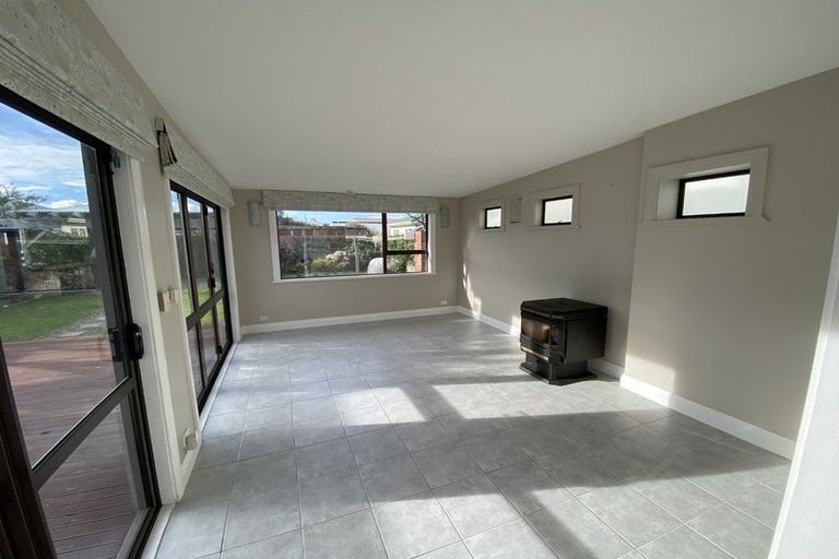 Photo of property in 191 Queens Drive, Lyall Bay, Wellington, 6022