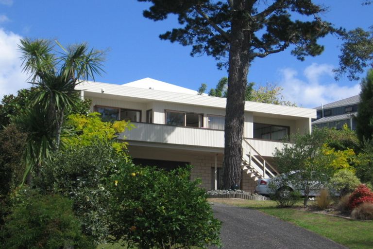 Photo of property in 30 Macnay Way, Murrays Bay, Auckland, 0630