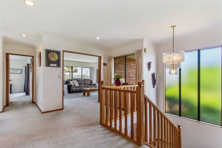 Photo of property in 6 Ferntree Terrace, West Harbour, Auckland, 0618