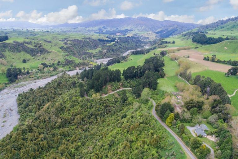 Photo of property in 1 Takapari Road, Pohangina, Ashhurst, 4884