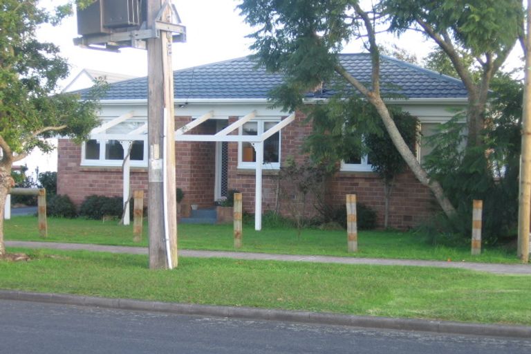Photo of property in 2/5 Hamilton Road, Papatoetoe, Auckland, 2025
