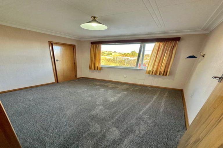Photo of property in 16 Waldron Crescent, Green Island, Dunedin, 9018