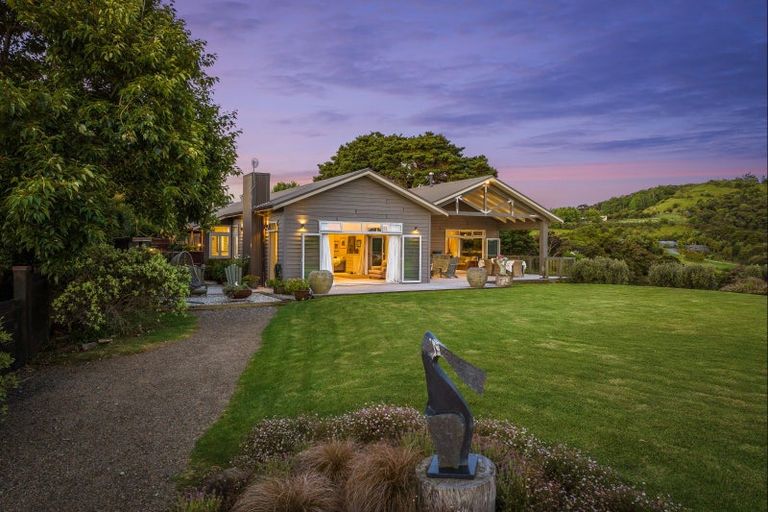 Photo of property in 893 Takatu Road, Tawharanui Peninsula, Warkworth, 0986