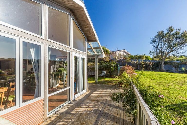 Photo of property in 76 Sea Vista Drive, Pukerua Bay, 5026