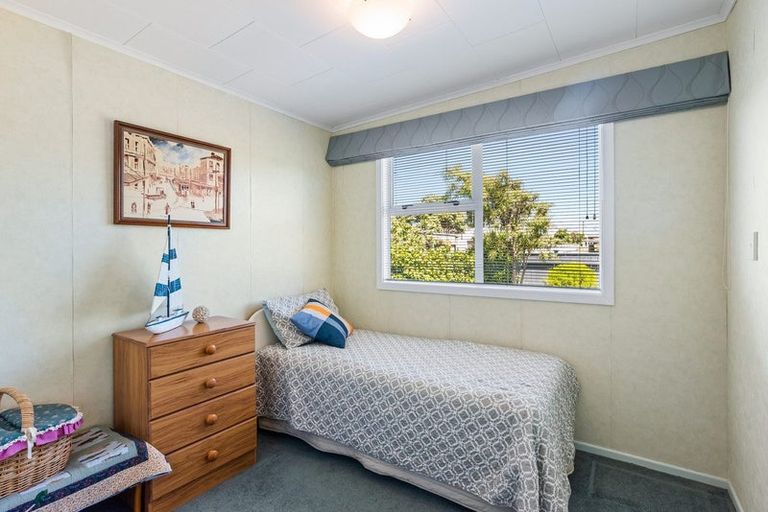 Photo of property in 5 Eruini Street, Waikanae Beach, Waikanae, 5036