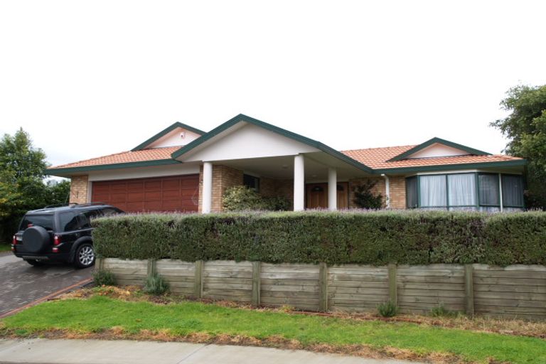Photo of property in 6 Hagen Close, Golflands, Auckland, 2013
