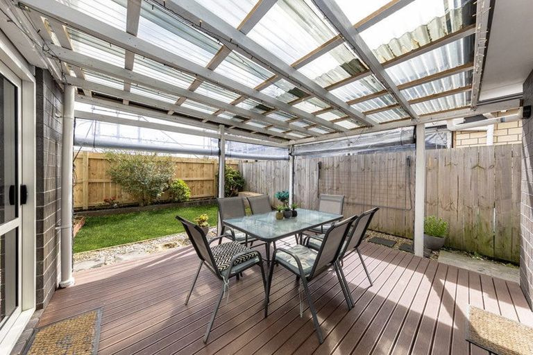 Photo of property in 16 Dolbel Place, Mangere East, Auckland, 2024