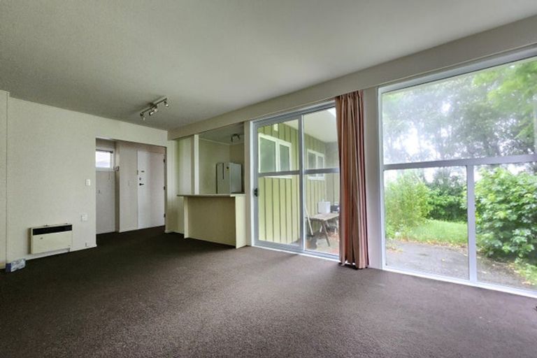 Photo of property in 2/3 Torwood Road, Khandallah, Wellington, 6035