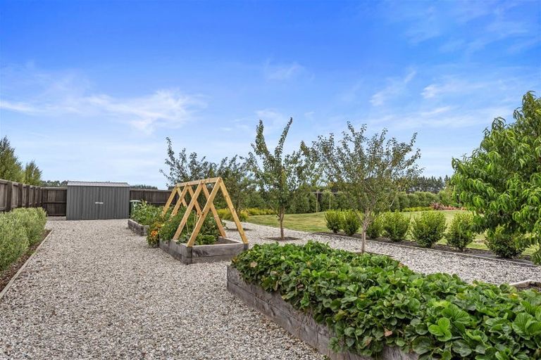 Photo of property in 77 Kingsdowne Drive, West Melton, 7618