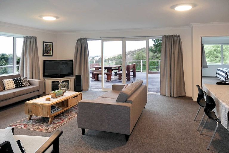 Photo of property in 77 Avoca Valley Road, Heathcote Valley, Christchurch, 8022