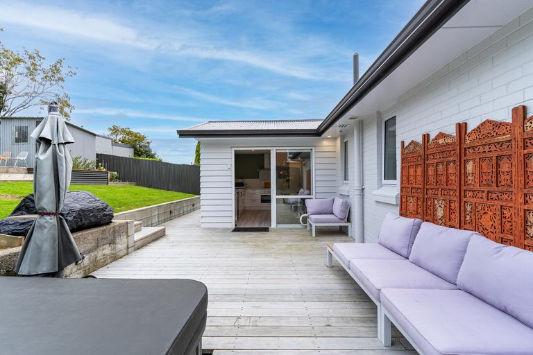 Photo of property in 25 Elwyn Crescent, Green Island, Dunedin, 9018