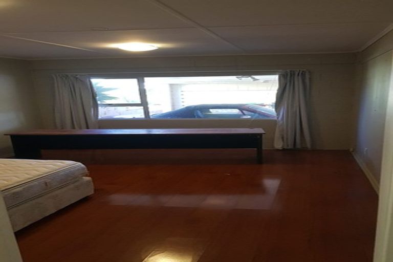 Photo of property in 12 Amorino Drive, Red Beach, 0932