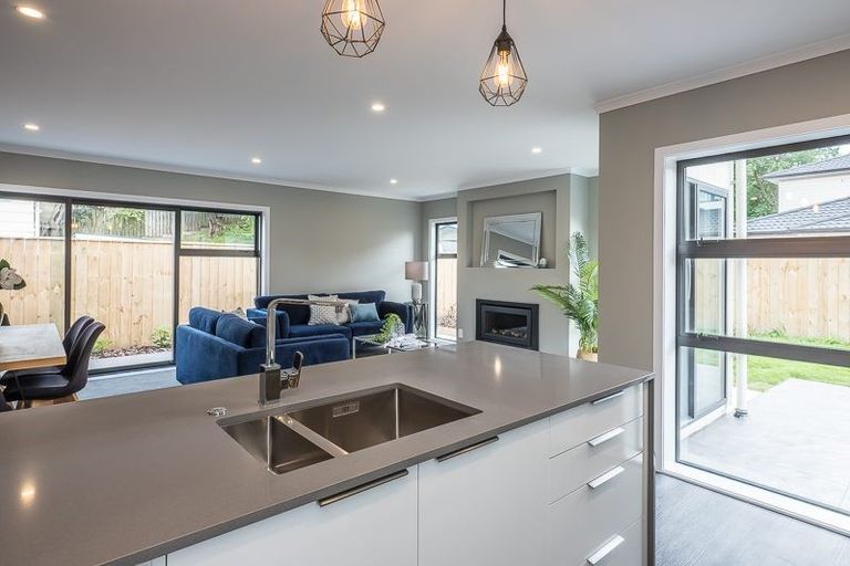 Photo of property in 37a Tiromoana Road, Raumati South, Paraparaumu, 5032