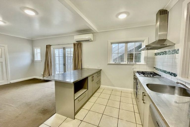 Photo of property in 73 Majoribanks Street, Mount Victoria, Wellington, 6011