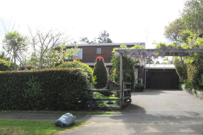 Photo of property in 7 Mcentee Road, Waitakere, Auckland, 0816