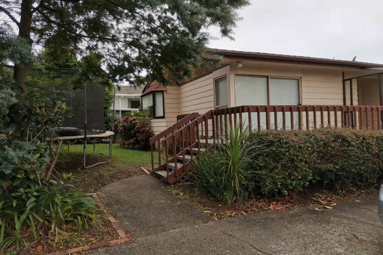 Photo of property in 49 Lavery Place, Sunnynook, Auckland, 0632