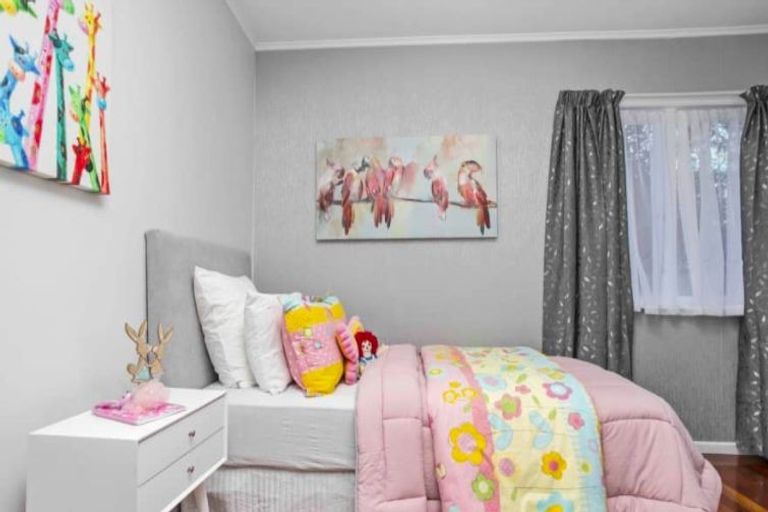 Photo of property in 1/15 Elizabeth Street, Papakura, 2110