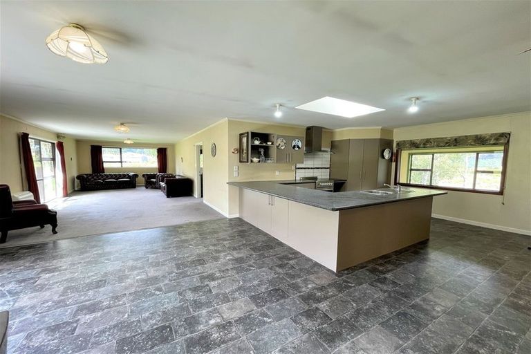 Photo of property in 2132 Tahakopa Valley Road, Tahakopa Valley, Owaka, 9586