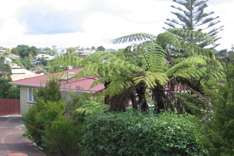 Photo of property in 143 Browns Bay Road, Browns Bay, Auckland, 0630