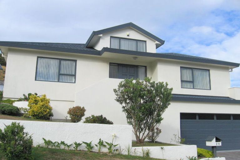 Photo of property in 28 Domanski Crescent, Owhiro Bay, Wellington, 6023