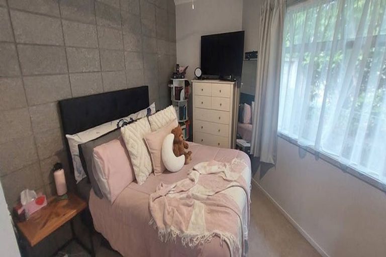 Photo of property in 2/925 Whangaparaoa Road, Manly, Whangaparaoa, 0930