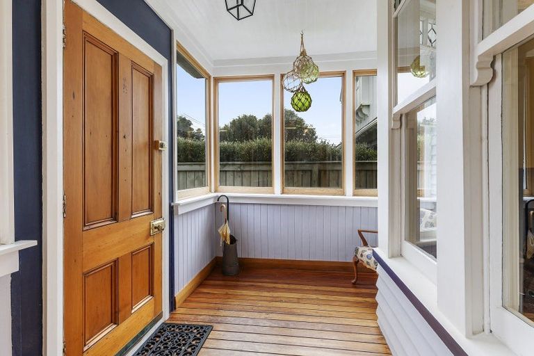 Photo of property in 159 Onepu Road, Lyall Bay, Wellington, 6022