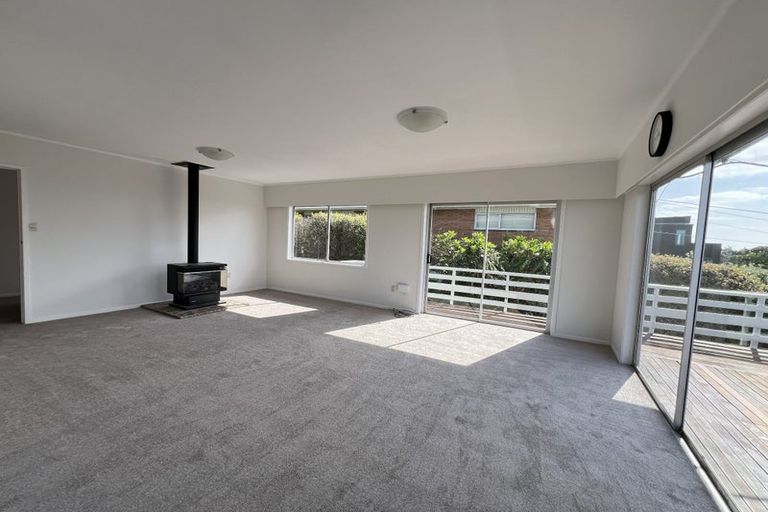 Photo of property in 8 Beacon Avenue, Campbells Bay, Auckland, 0630