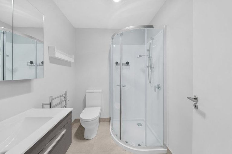 Photo of property in 15/11 Ray Small Drive, Papakura, 2110