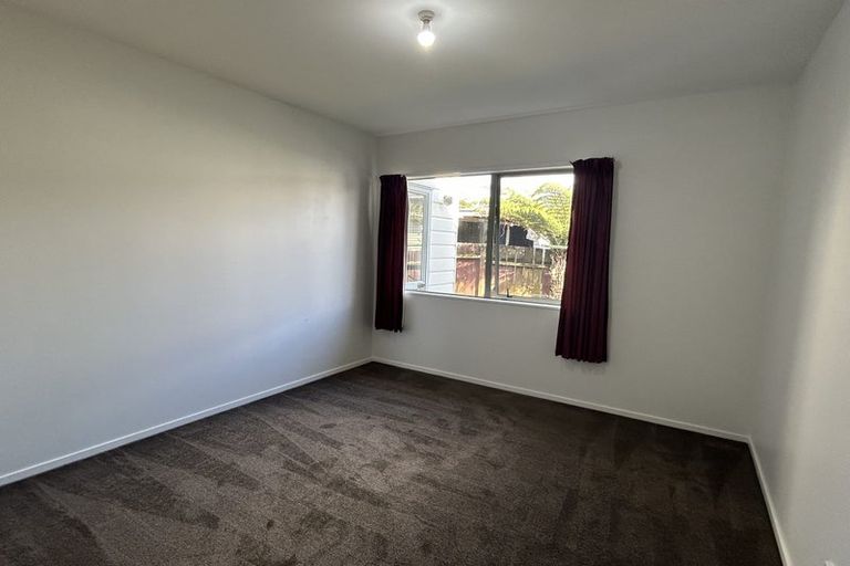 Photo of property in 79a Godley Road, Green Bay, Auckland, 0604