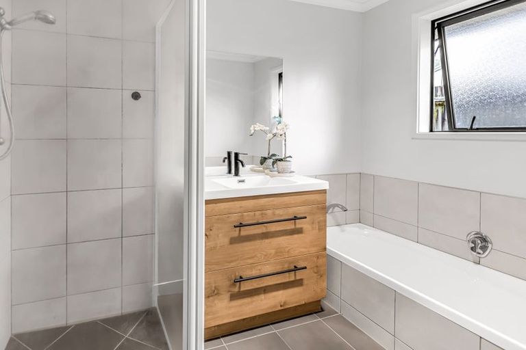 Photo of property in 20 Hoyte Place, Pukehangi, Rotorua, 3015