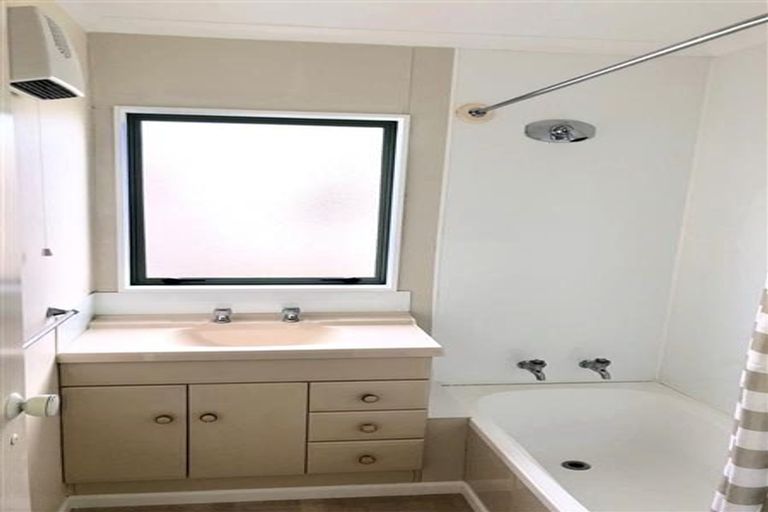 Photo of property in 2b Seddon Crescent, Marewa, Napier, 4110