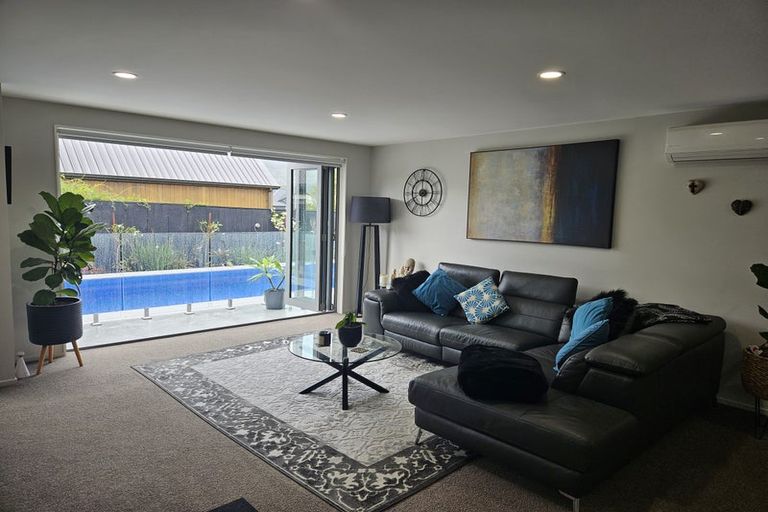 Photo of property in 4 Bellamont Street, Kumeu, 0810