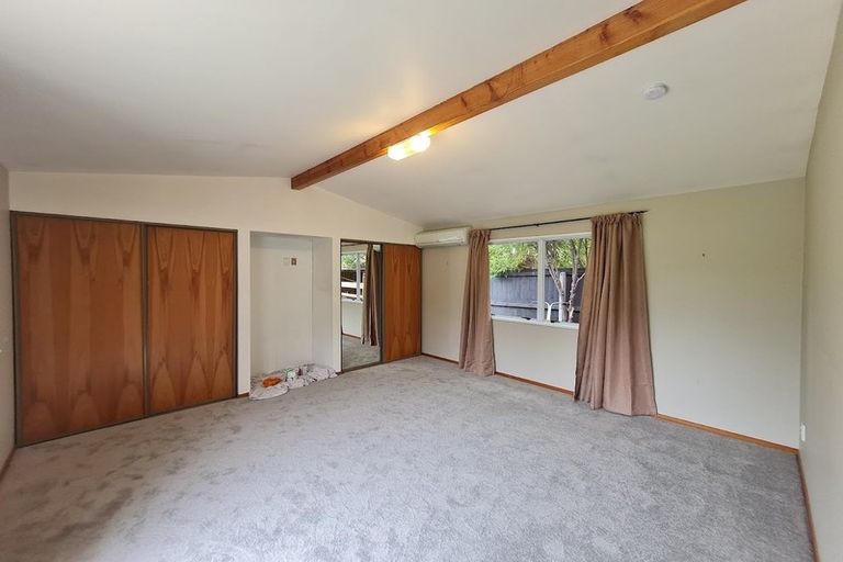 Photo of property in 43 Pitcairn Crescent, Bryndwr, Christchurch, 8053