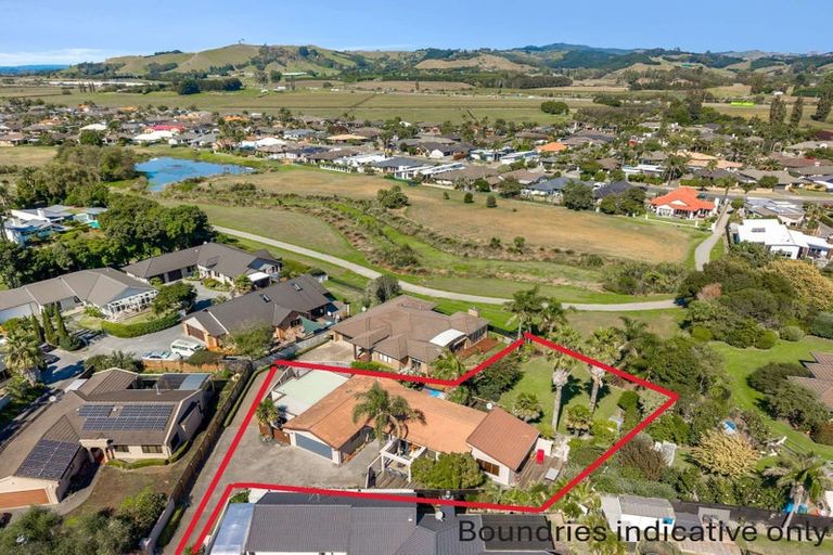 Photo of property in 8 Piha Close, Papamoa Beach, Papamoa, 3118