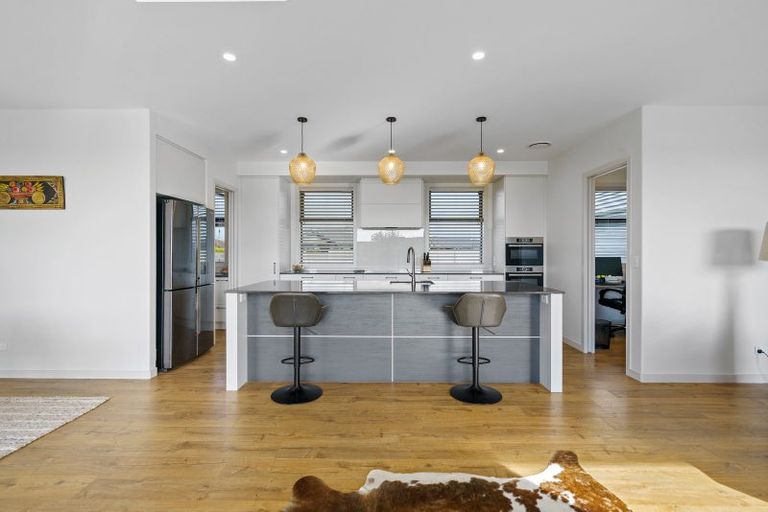 Photo of property in 86 Sunline Drive, Cambridge, 3432