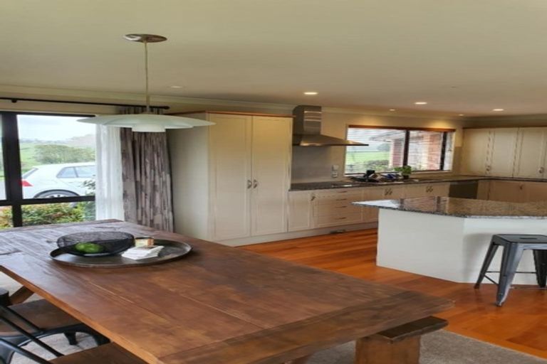 Photo of property in 233 Lewis Road, Karaka, Papakura, 2580