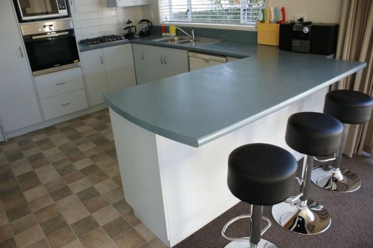 Photo of property in 389 Yaldhurst Road, Russley, Christchurch, 8042