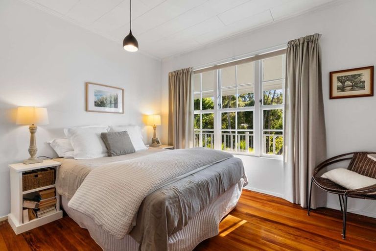 Photo of property in 754 South Titirangi Road, Titirangi, Auckland, 0604