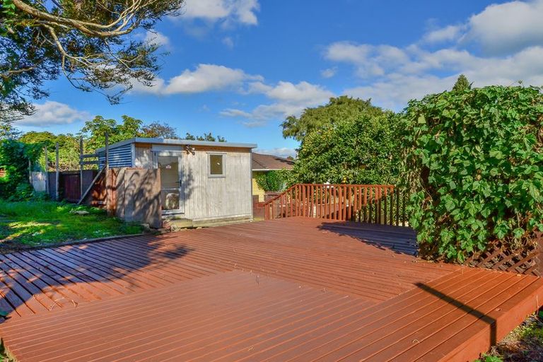 Photo of property in 14 Burndale Terrace, Manurewa, Auckland, 2102