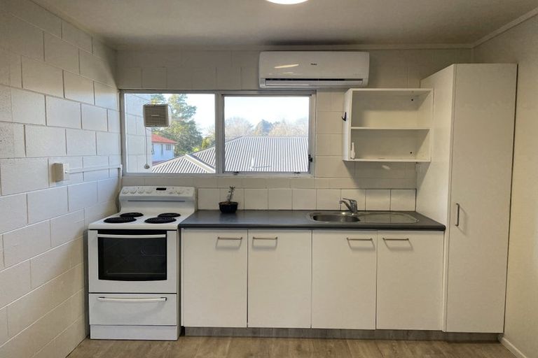 Photo of property in 10/3 Tralee Place, Hillcrest, Hamilton, 3216