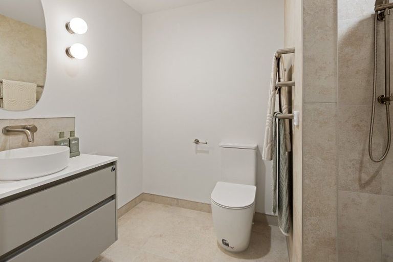 Photo of property in 2/2 Woodstock Road, Fairfield, Hamilton, 3214