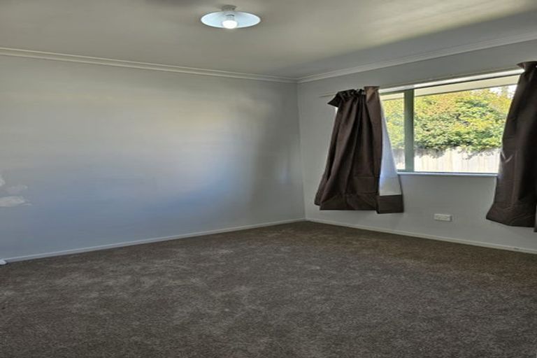 Photo of property in 70a Manuroa Road, Takanini, 2112